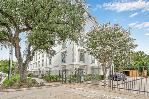 17-3501 Chenevert St, Houston, TX, 77004-4278 | Card Image