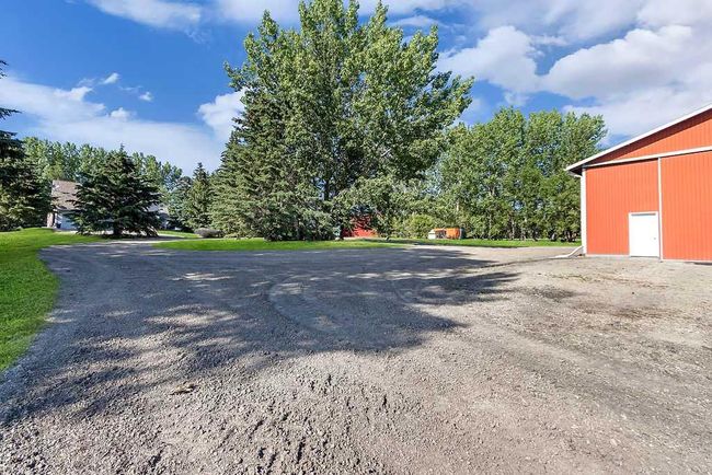 28511 Township Road 332, Home with 5 bedrooms, 3 bathrooms and 20 parking in Rural Mountain View County AB | Image 45