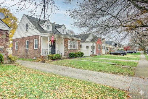 85 250th St, Bellerose, NY, 11426-2110 | Card Image