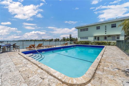 2g-8550 Byron Ave, Miami Beach, FL, 33141-4860 | Card Image