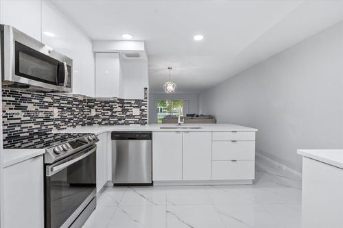 apt-e2-2303 Lucaya Ln, Coconut Creek, FL, 33066-1106 | Card Image