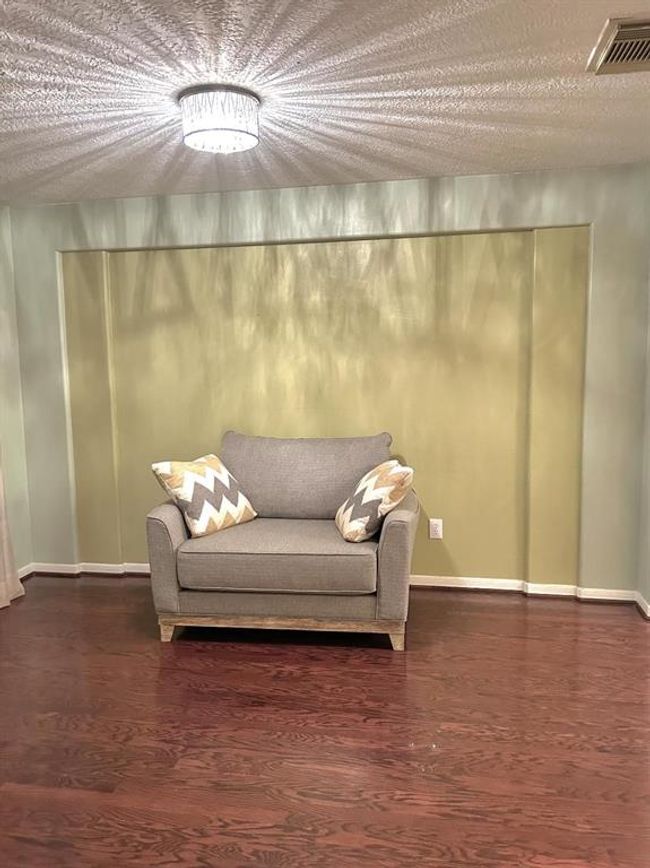 Formal Living room showing back if inset wall. Great for decorating. | Image 4