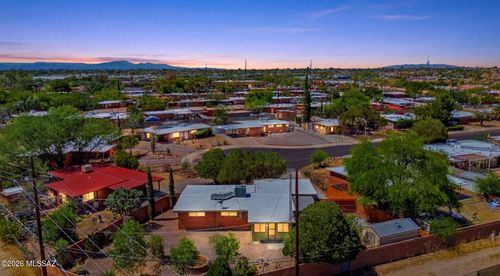 7957 E 19th Place, Tucson, AZ, 85710 | Card Image