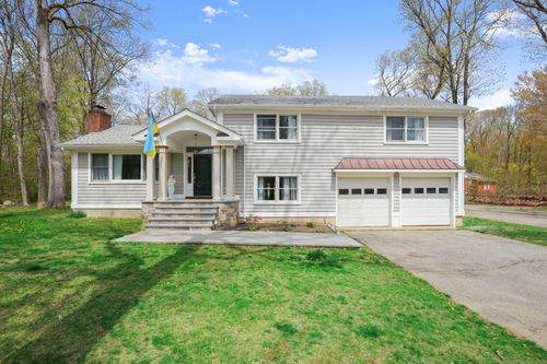 24 Appletree Ln, Norwalk, CT, 06850-1038 | Card Image