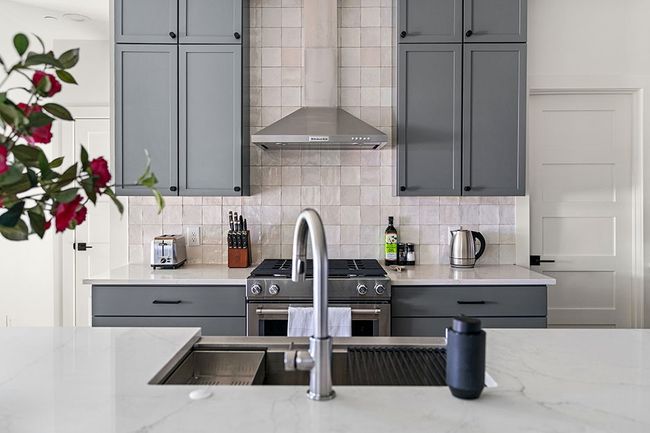 B - 8003 Gault St, Condo with 3 bedrooms, 4 bathrooms and 2 parking in Austin TX | Image 27