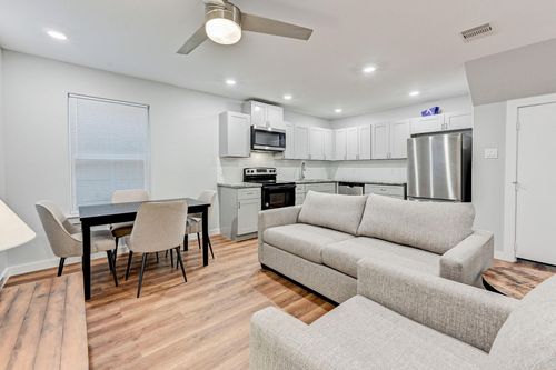 a-1017 North Ln, Houston, TX, 77088-6133 | Card Image