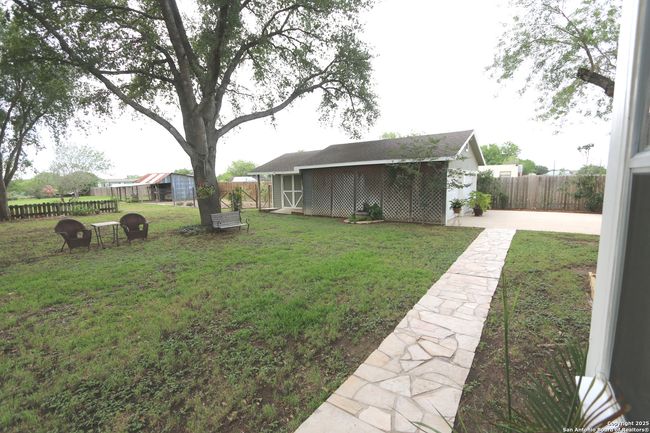 6359 Cooksey Rd, House other with 3 bedrooms, 2 bathrooms and null parking in Adkins TX | Image 42