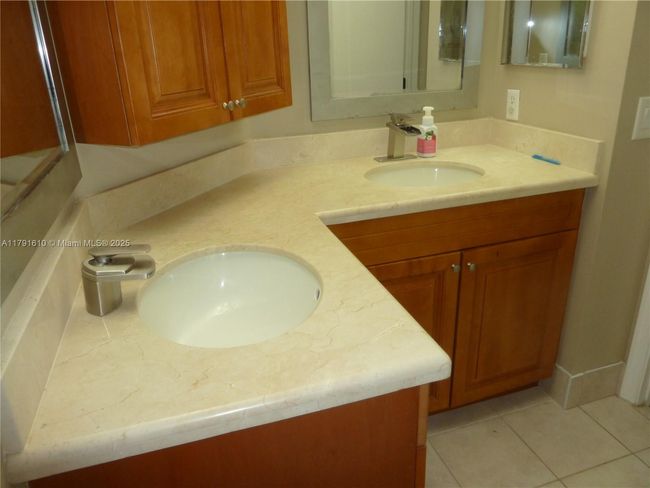 17050 Nw 22 Nd St, Townhouse with 3 bedrooms, 3 bathrooms and null parking in Pembroke Pines FL | Image 23