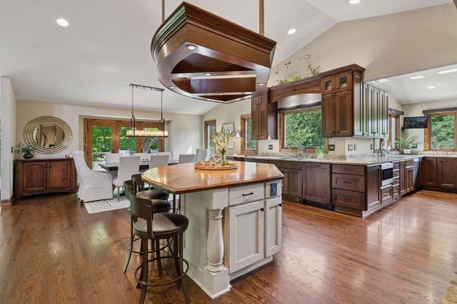 1405 W Farm Rd, House other with 5 bedrooms, 5 bathrooms and null parking in Chaska MN | Image 27