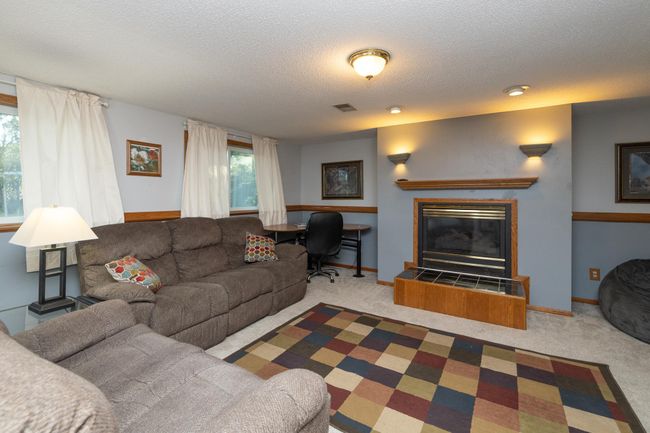 Family Room | Image 25