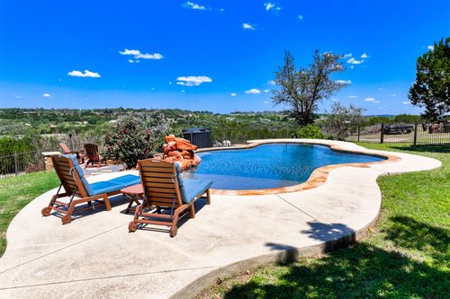 226 Hudson Ln, Dripping Springs, TX, 78620-5112 | Card Image