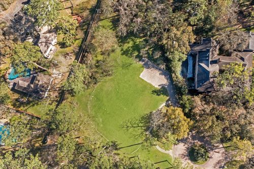 140 Quail Creek Ct, Piney Point Village, TX, 77024-7319 | Card Image