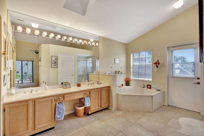 9158 Heathridge Dr, House other with 3 bedrooms, 3 bathrooms and null parking in West Palm Beach FL | Image 24