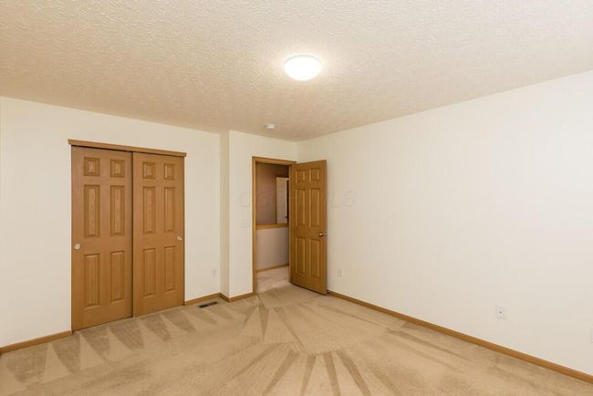5975 Pennington Creek Dr, Condo with 3 bedrooms, 3 bathrooms and null parking in Dublin OH | Image 37