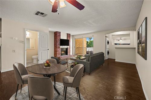 211-21219 Roscoe Blvd, Canoga Park, CA, 91304-4309 | Card Image