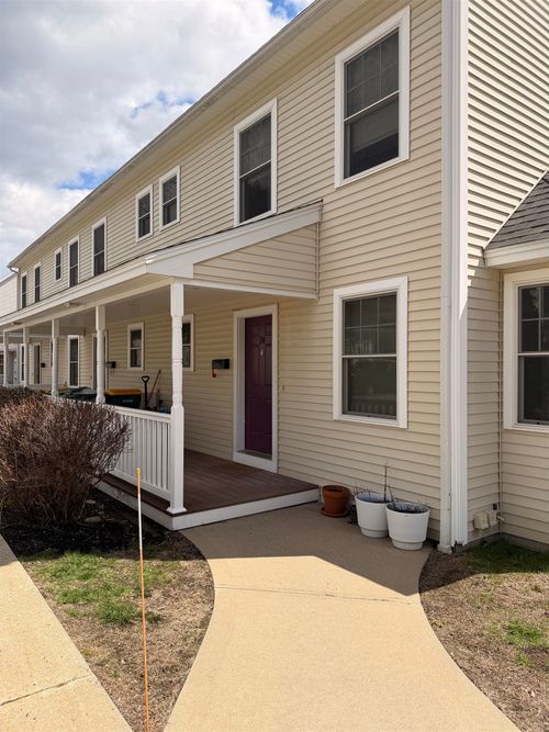 24 Gagne St, Rochester, NH, 03867-2616 | Card Image