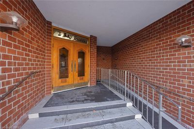 605 - 2 Bay St, Home with 2 bedrooms, 2 bathrooms and 1 parking in Kingston ON | Image 2