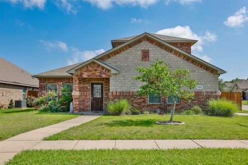 1800 Silver Oak Dr, Gainesville, TX, 76240-5951 | Card Image