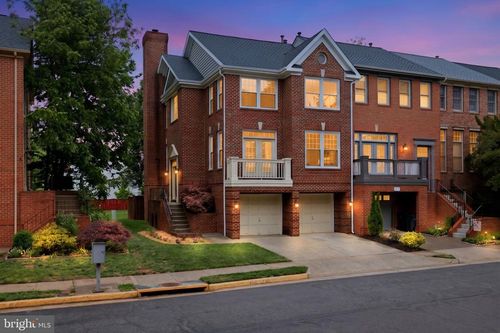 46681 Lynnhaven Sq, STERLING, VA, 20165-6476 | Card Image