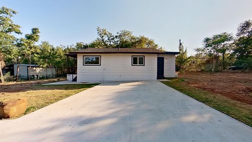 7061 Base St, Azle, TX, 76020-7115 | Card Image