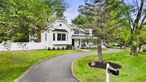 20 Country Ridge Cir, Rye Brook, NY, 10573-1039 | Card Image