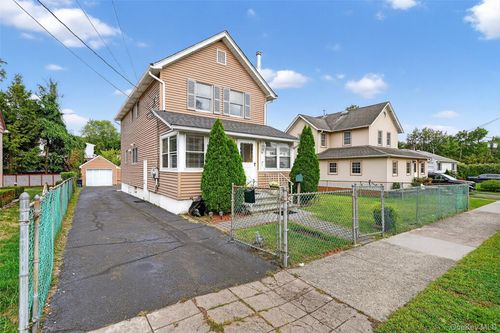 24 Rockland Ter, Suffern, NY, 10901-6227 | Card Image