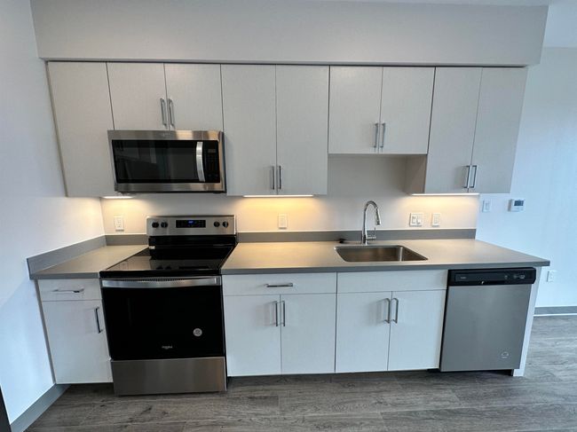 APT-304 - 409 Elm St, Condo with 1 bedrooms, 1 bathrooms and null parking in Manchester NH | Image 10