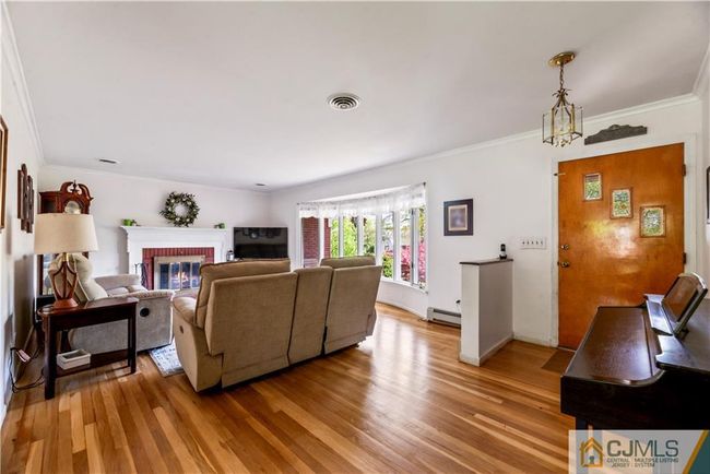 36 Buffa Dr, House other with 3 bedrooms, 3 bathrooms and null parking in Somerset NJ | Image 5