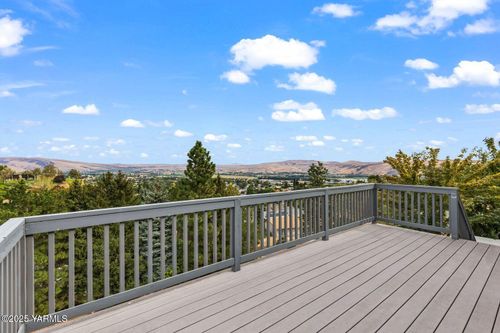 1303 N 13th St, Selah, WA, 98942-8888 | Card Image