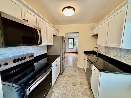 5831 W Lake St, Saint Louis Park, MN, 55416-2122 | Card Image