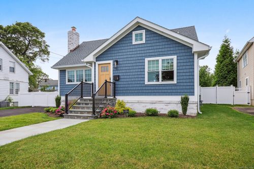 5 Crescent Dr, Milford, CT, 06460-5031 | Card Image