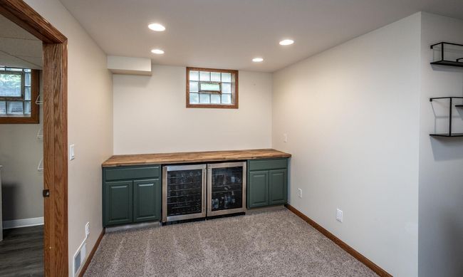 Newer cabinets, countertop & beverage coolers | Image 23