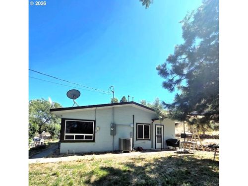 1070 Main St, Arlington, OR, 97812-2057 | Card Image