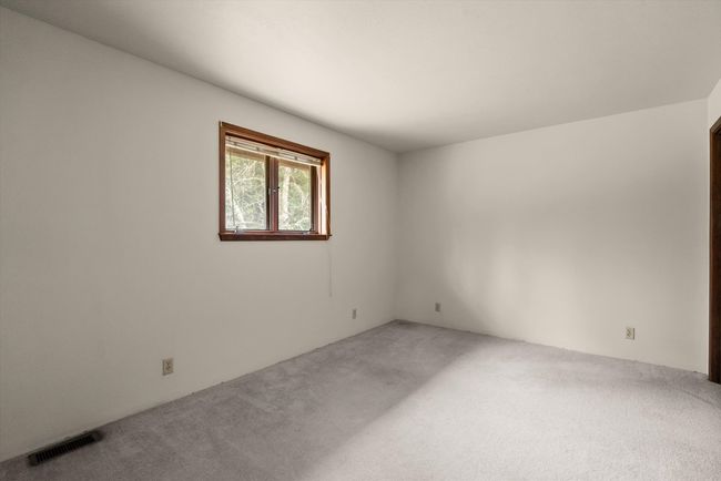 Bedroom in basement | Image 20