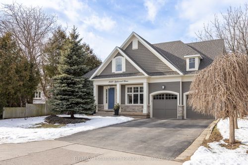 2469 Applewood Dr, Oakville, ON, L6L1V7 | Card Image