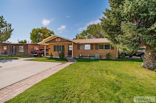 216 Jefferson St, Blackfoot, ID, 83221-1817 | Card Image