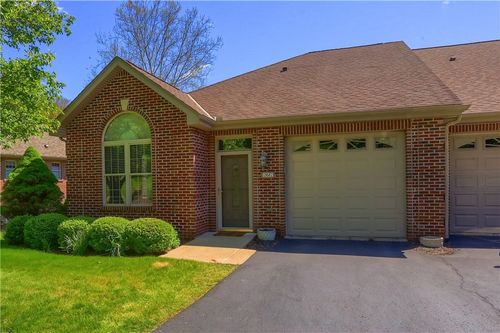 828 Village Dr, Pittsburgh, PA, 15237-4129 | Card Image
