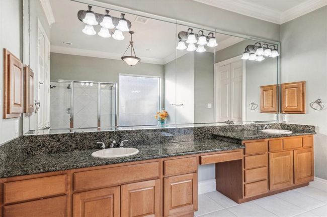 Close up of your vanity area. | Image 19