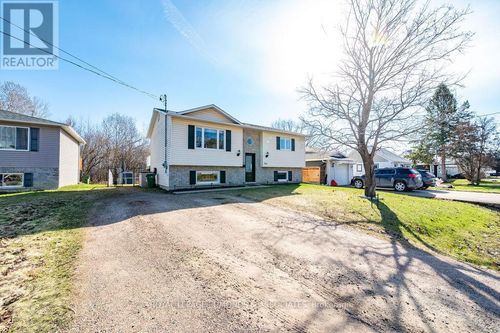 317 Julien Street, Pembroke, ON, K8A3P6 | Card Image