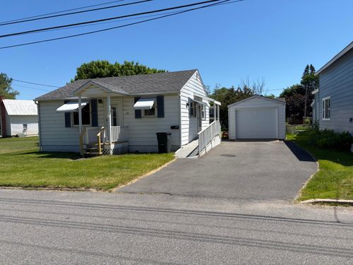 15 Standish St, Plattsburgh, NY, 12901-3415 | Card Image