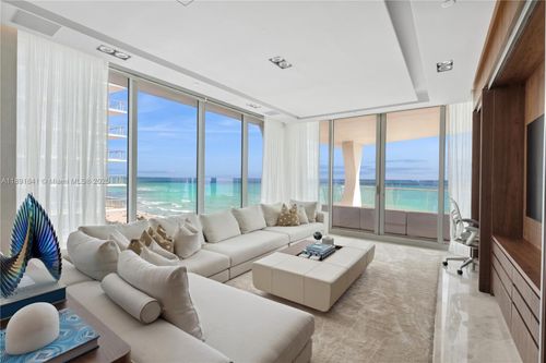 805-16901 Collins Ave, Sunny Isles Beach, FL, 33160-5348 | Card Image