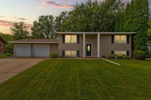 1201 4th St Nw, Waseca, MN, 56093-2216 | Card Image