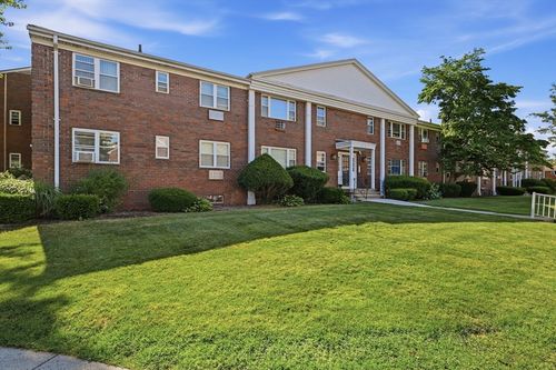 73-73 Regency Park Dr, Agawam, MA, 01001-2253 | Card Image