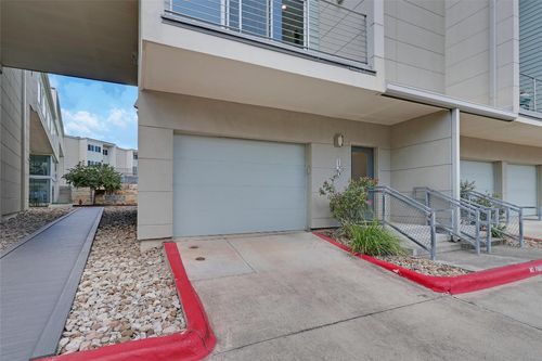 unit-120-604 N Bluff Dr, Austin, TX, 78745-4555 | Card Image