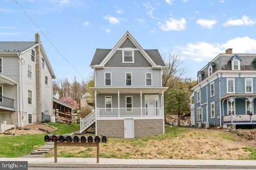 910 Main St, DELTA, PA, 17314-8946 | Card Image