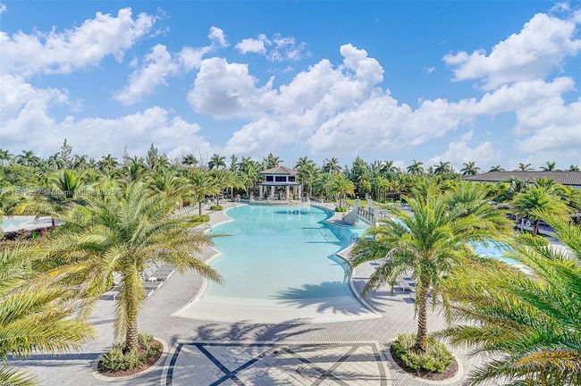 10380 Nw 88 Th Ter, Townhouse with 4 bedrooms, 3 bathrooms and null parking in Doral FL | Image 51