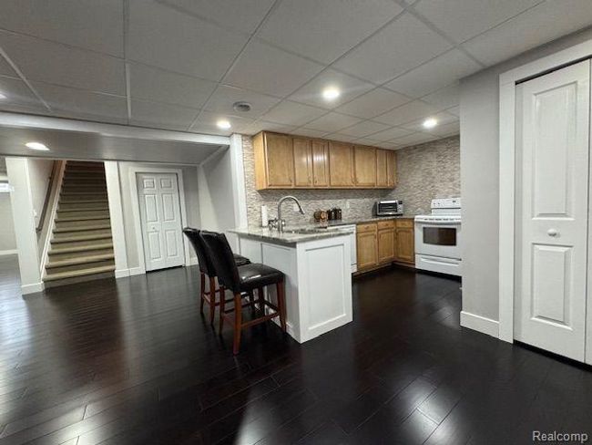 Basement kitchen | Image 28