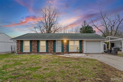 113 George St, Brighton, IL, 62012-1021 | Card Image