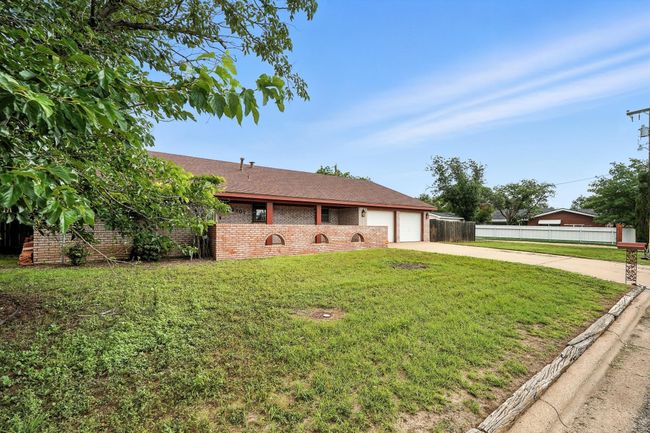 3307 48 Th St, House other with 3 bedrooms, 2 bathrooms and null parking in Snyder TX | Image 37