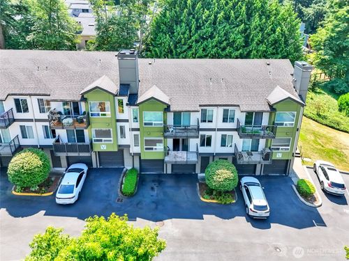 v102-31500 33rd Pl Sw, Federal Way, WA, 98023-2281 | Card Image